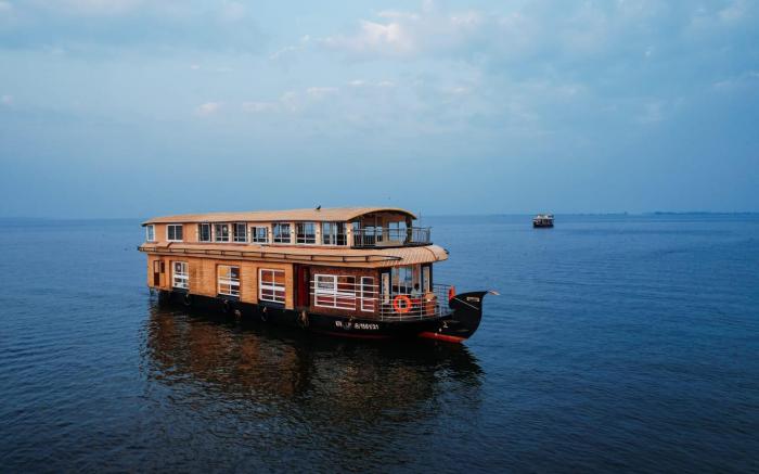 Luxury Boathouse