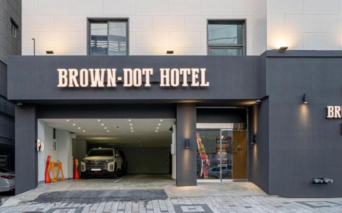 Brown Dot Hotel NamGumi Branch