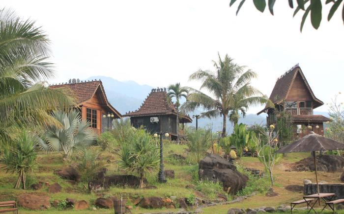 Villa Couple by Santosa Stable & Resort