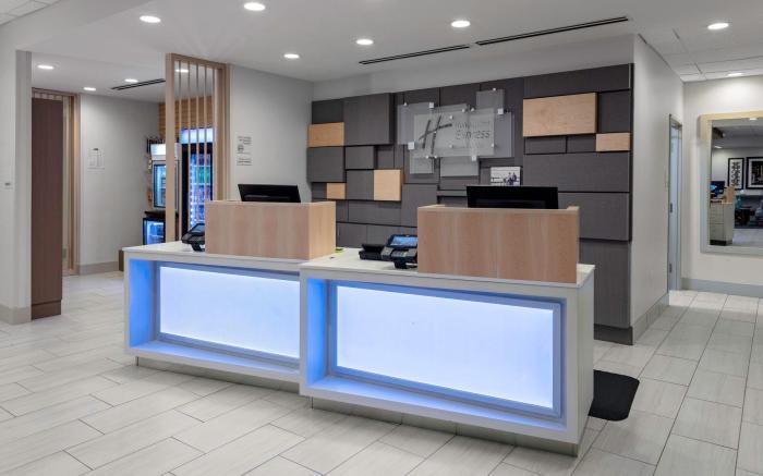 Holiday Inn Express And Suites Wilmington West - Medical Park By IHG