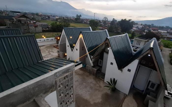 Fullhouse homestay penginapan cottage bukittinggi