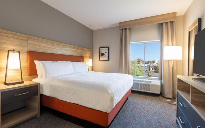Candlewood Suites Huntsville - Research Park 