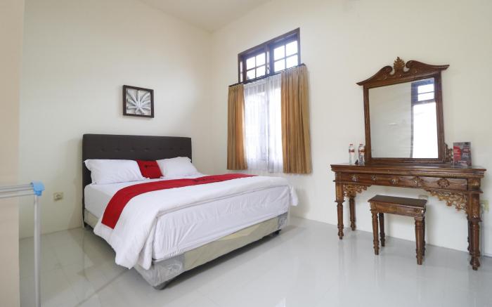 RedDoorz Syariah near Gelora Delta Sidoarjo