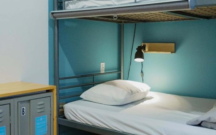 Auberge Saintlo Montreal Hostel