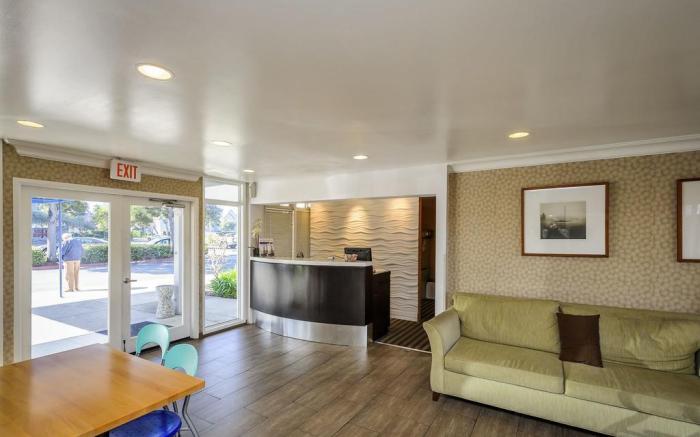Marina Village Inn