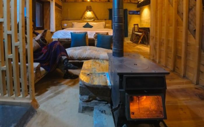 ART Village Naggar - Entire Kathkuni Villa