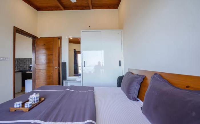 Aster 1 BHK - 1 Km from Mall Road