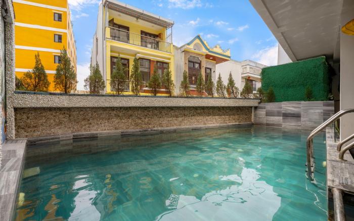 RAON Old Quarter Hotel