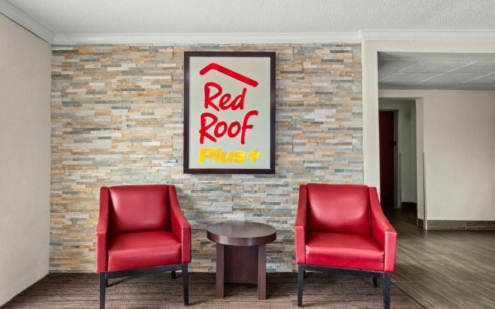 Red Roof PLUS+ Belleville