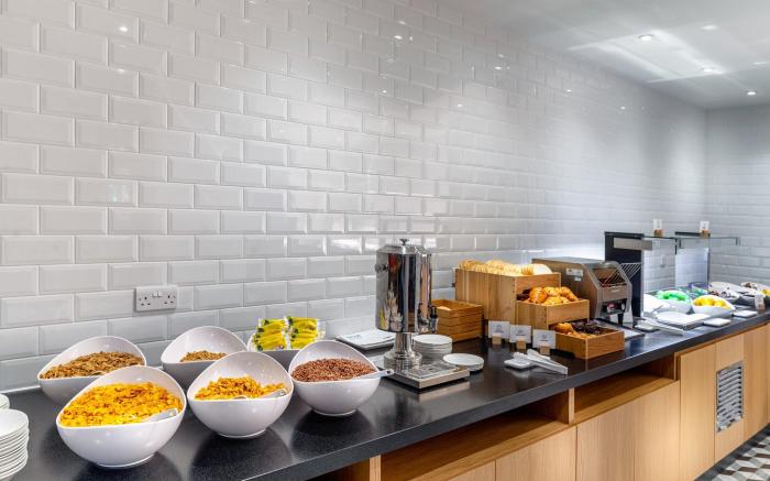 Holiday Inn Express London Heathrow T4 By IHG