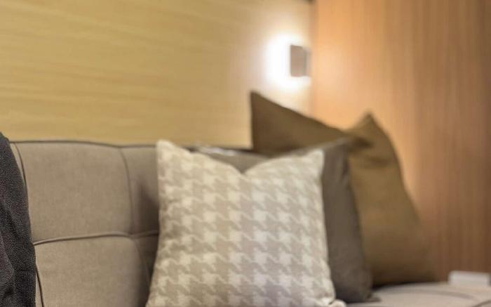 Sleek City Sanctuary 1BR at Red Makati Staycation