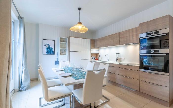 Luxurious 2 bedroom duplex on Place Morny