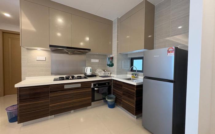 R&F Seine Region 2R2B Elegant Apt Garden View NoTV