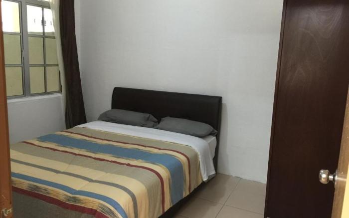 Cameron Pasar Malam Apartment @ Crown Imperial Court