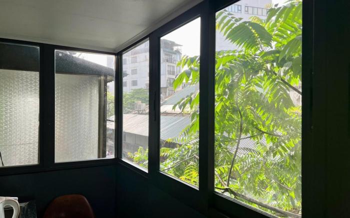 Heart of Quarter Balcony, projector