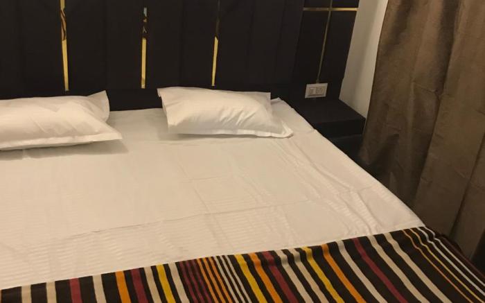 Hotel Guruji residency