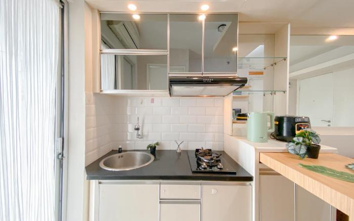 Comfy Strategic 1BR Bassura City Apt By Travelio