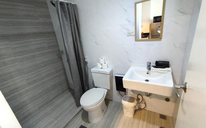 1606  Pool, Gym, Wi-Fi+ Netflix