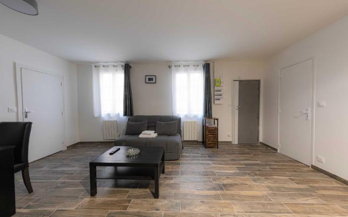 Urban Refuge in the Heart of the Marsh 1BDR / 3P