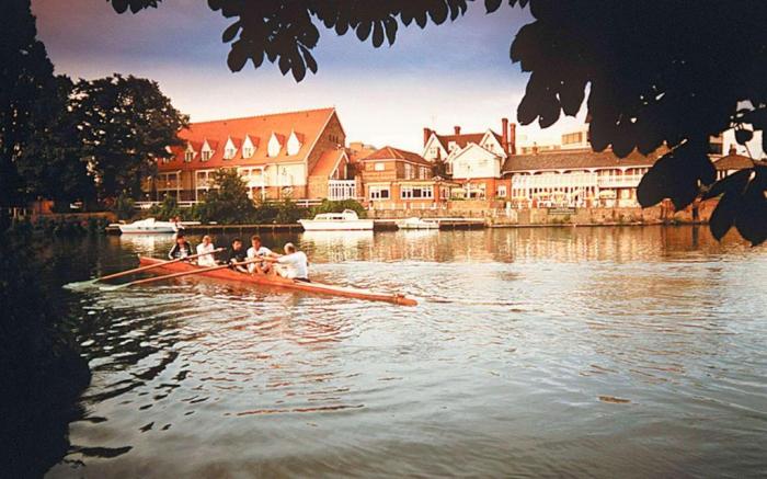 London Thames View Vintage by Palette Resorts