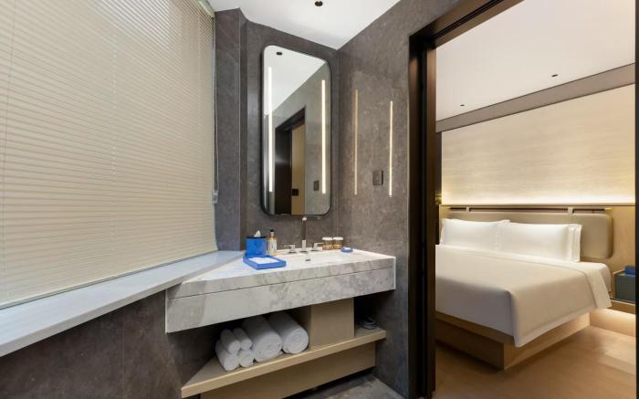 Shanghai Hongqiao Guanhua Hotel - Beixinjing Subway Station