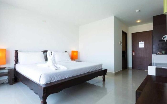 Townhouse Hillview Suites Pattaya Formerly Chatkaew Suites