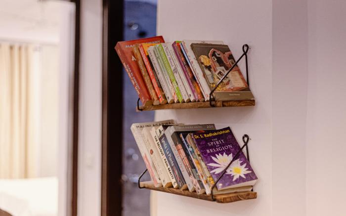 Chhatarpur's Trendy 3BHK Haven