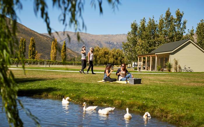Kinross Cottages- Boutique Vineyard Hotel