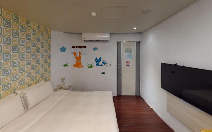 J-Hotel