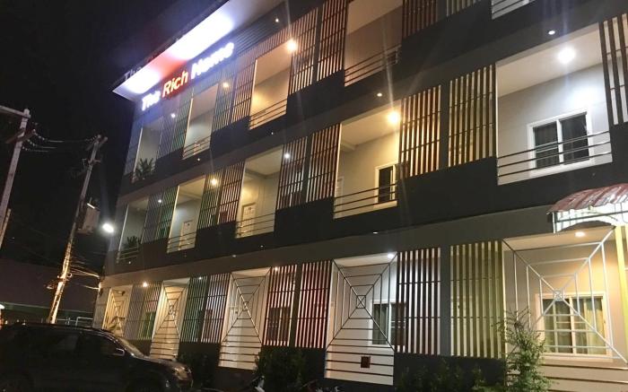 The Rich Home