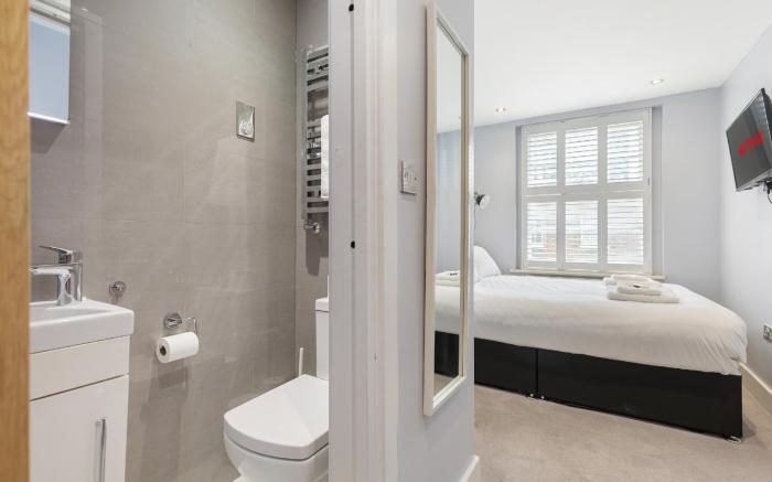 Cosy 5 Bedroom Flat in Paddington