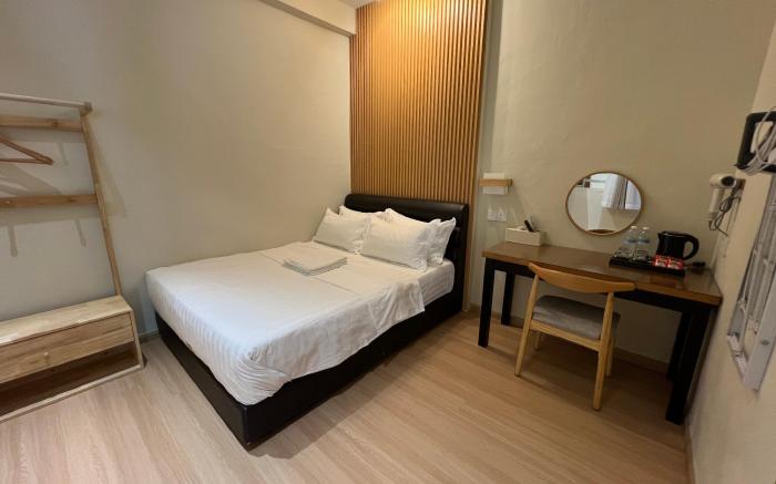 7 minutes driving to TC Beach @ 123 Guest House