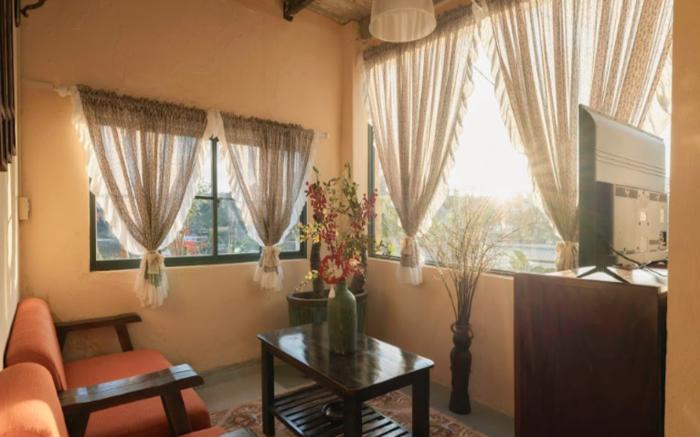 Hạ Hoàng Hôn House & Coffee