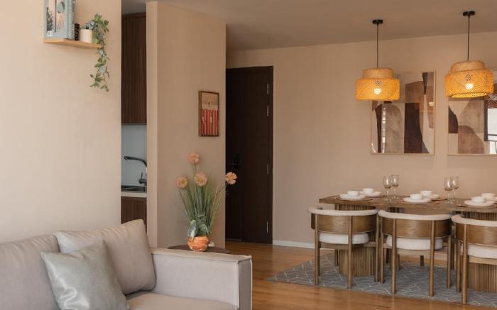 LuxeStay - Large 3BR+2BA City Views, 5min BuiVien