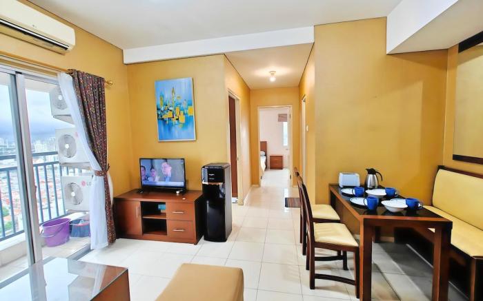 Strategic 2BR Thamrin Apt w/ Pool & Gym