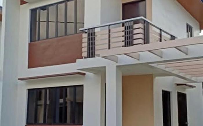 Room for Rent w/ free access to pool & gym