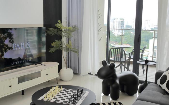 Danga Bay 2BR | MJ Black / White - 200m ->  Beach