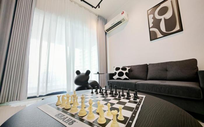 Danga Bay 2BR | MJ Black / White - 200m ->  Beach