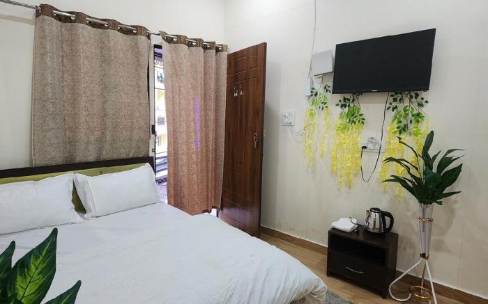 Sumit Home Stay and Cafe