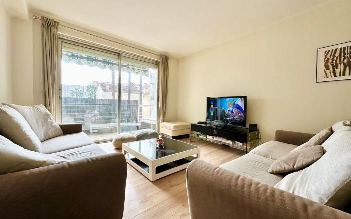 2 bedroom Cannes Palm Beach 200 m from the beaches