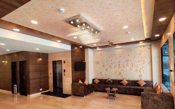 Opulence Inn near city palace