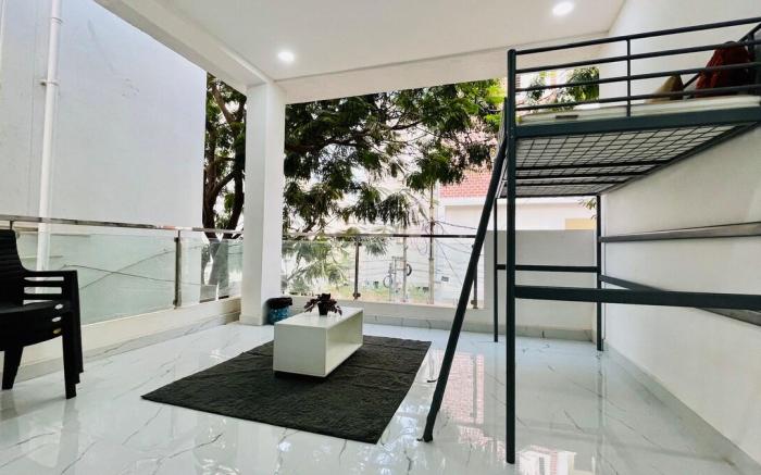 Luxurious Triplex 3BHK Villa+HomeTheater In IT HUB