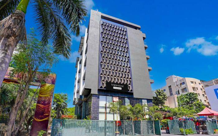 Super Townhouse Magarpatta City Formerly Emerald Guestimony