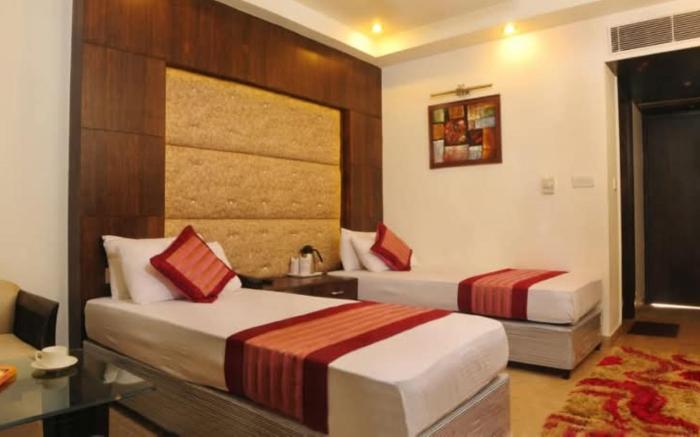 Goroomgo City Grand Delhi