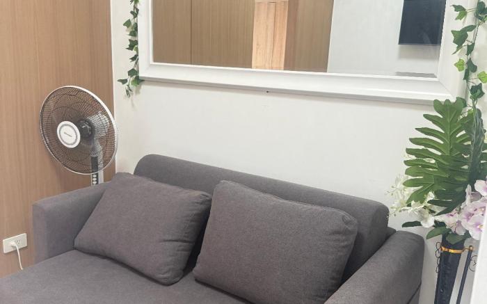 Modern Makati Hideout  1BR w/ City Views