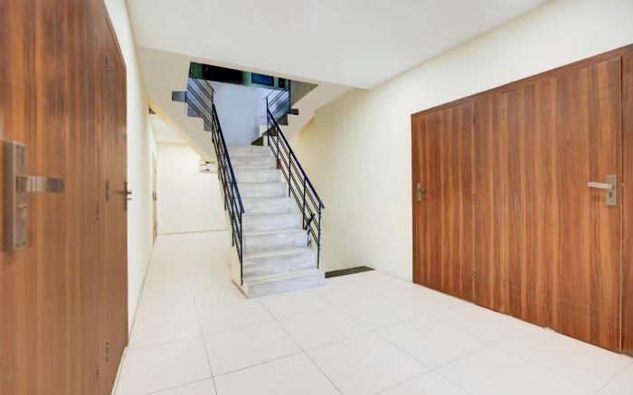 Hotel O The Royal INN