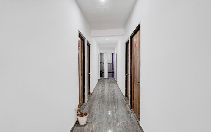 Hotel O Sector 121 Gaur City Mall Noida Formerly Royal FNG