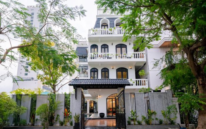 Sila Vana Private 7BRs Pool Villa Beach Da Nang
