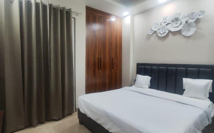 Fortune Home Service Apartment,Studio, J-267 saket