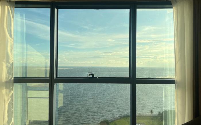 BR3 Breathtaking Manila Bay and Sunset View 90Sqm